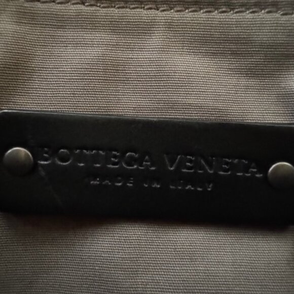 Bottega Veneta Intrecciato Messenger Bag - Picture 5 of 11